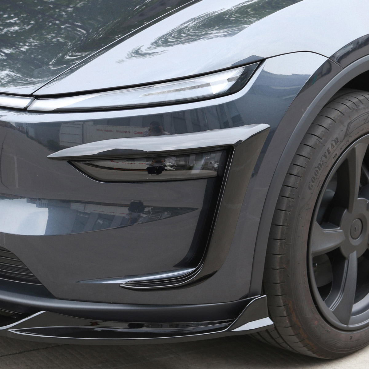 Dimljus-trim Tesla Model Y Juniper