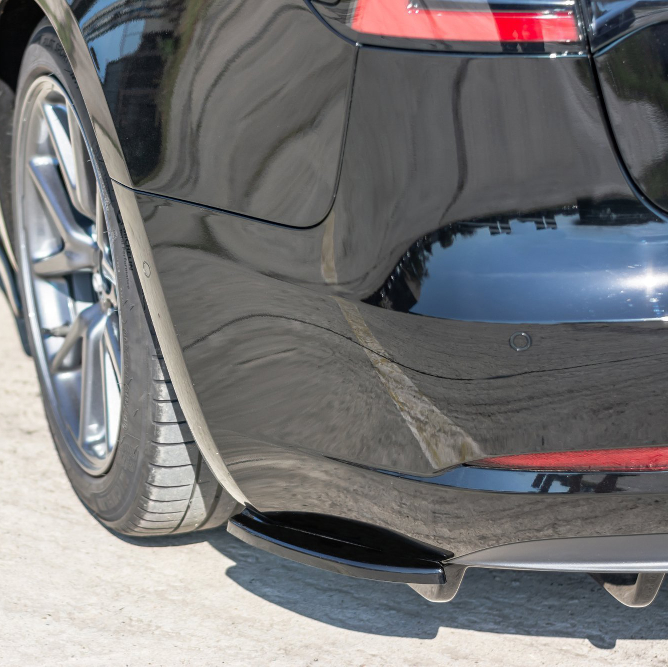 Maxton Design Rear Side Splitter M3